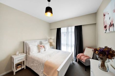 Photo of property in 23 Landsdowne Terrace, Cashmere, Christchurch, 8022