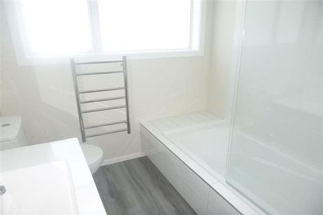 Photo of property in 20u8 Glanmire Road, Newlands, Wellington, 6037