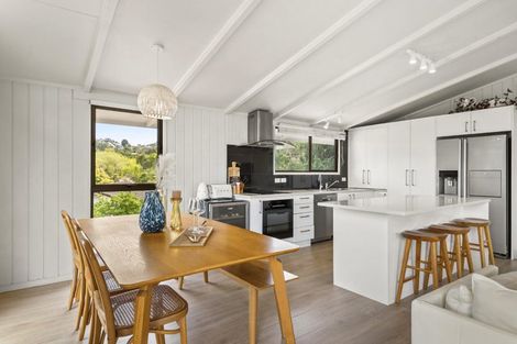 Photo of property in 18 Macnay Way, Murrays Bay, Auckland, 0630