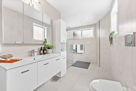 Photo of property in 13a The Terrace, Takapuna, Auckland, 0622