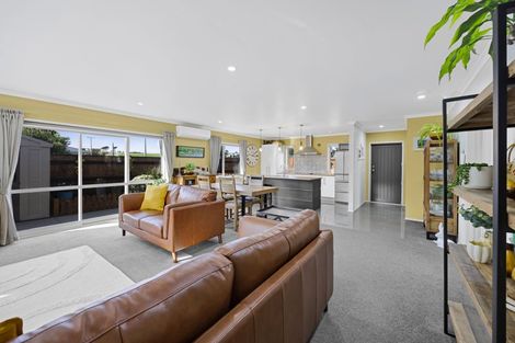 Photo of property in 17 Hira Street, Ohawe, Hawera, 4671