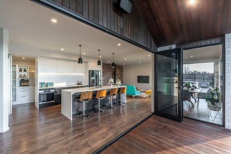 Photo of property in 33 Hogan Road, Cambridge, 3493