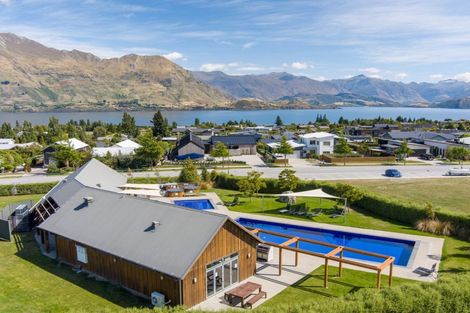 Photo of property in 18 Clutha Place, Wanaka, 9305