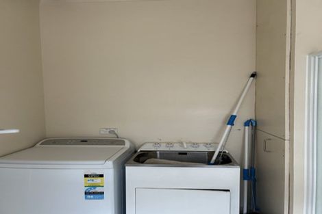 Photo of property in 2 Foyle Street, Island Bay, Wellington, 6023