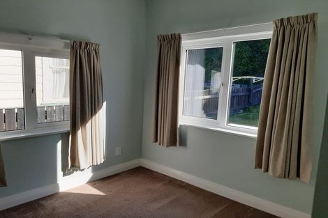 Photo of property in 37 Tauhinu Road, Miramar, Wellington, 6022