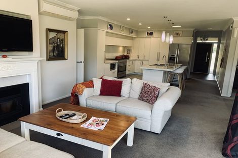 Photo of property in 8 Orotu Drive, Poraiti, Napier, 4112