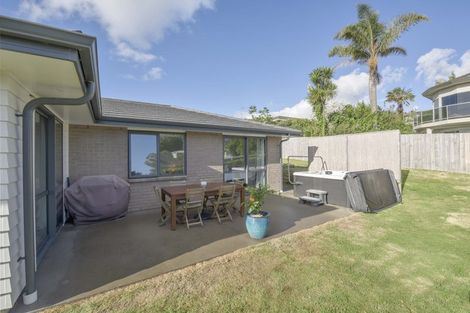 Photo of property in 43 Symes Drive, Red Beach, 0932