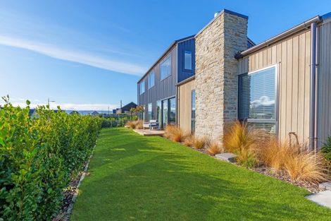 Photo of property in 35 Mount Nicholas Avenue, Wanaka, 9305