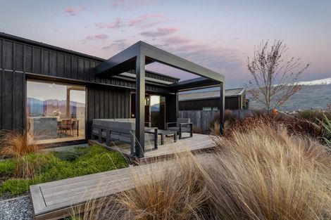 Photo of property in 15 Kereru Crescent, Wanaka, 9305