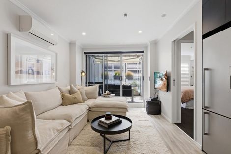 Photo of property in 2/19 Victoria Road, Mount Maunganui, 3116