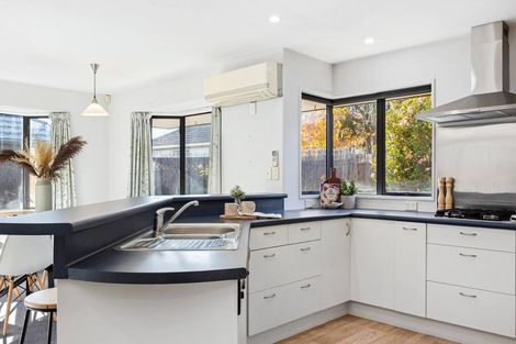 Photo of property in 2 Kirsten Place, Parklands, Christchurch, 8083