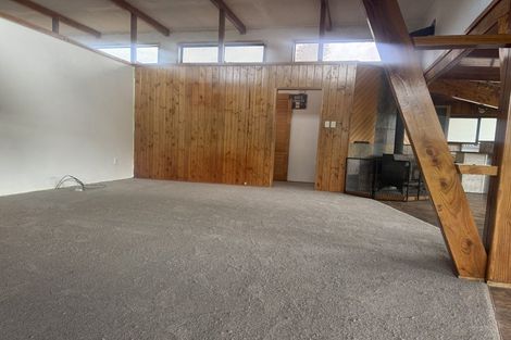 Photo of property in 386 Henderson Valley Road, Henderson Valley, Auckland, 0612