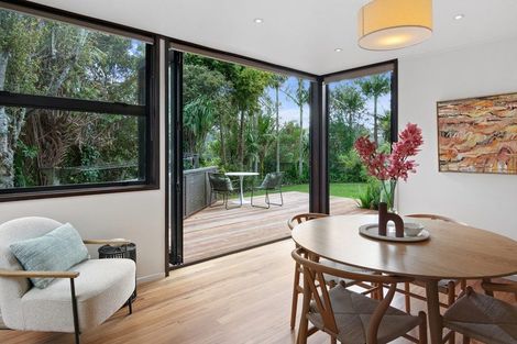 Photo of property in 33 Woodlands Crescent, Browns Bay, Auckland, 0630