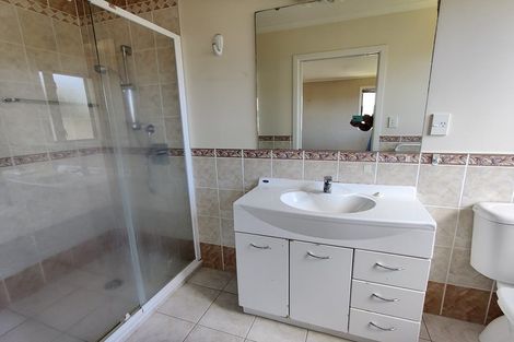 Photo of property in 6 Hampervale Place, Flat Bush, Auckland, 2016