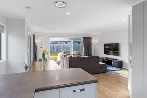 Photo of property in 4 Gallipoli Place, Paraparaumu, 5032