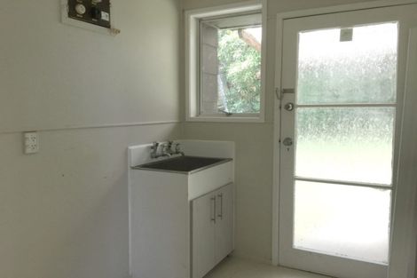 Photo of property in 21 Finn Place, Totara Vale, Auckland, 0629