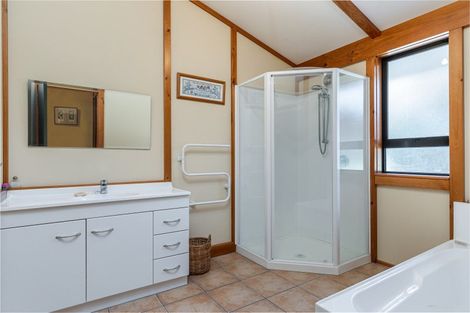 Photo of property in 16 De Castro Drive, Blenheim, 7201