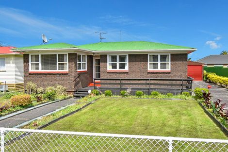 Photo of property in 70 Cargill Street, Papakura, 2110