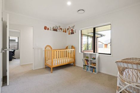 Photo of property in 22 Rose Leigh Drive, Cambridge, 3434