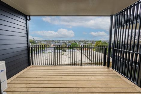 Photo of property in 3/12 Ruakiwi Road, Hamilton Lake, Hamilton, 3204