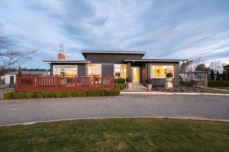 Photo of property in 65 Timaru Road, Waimate, 7924