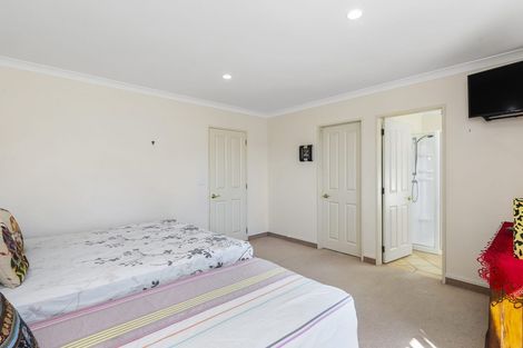 Photo of property in 2 Millennium Hill, Paraparaumu, 5032