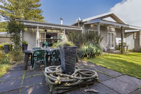 Photo of property in 9 West Beach, Waitara, 4320