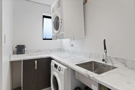 Photo of property in 14 Oberon Street, Stratford, 4332