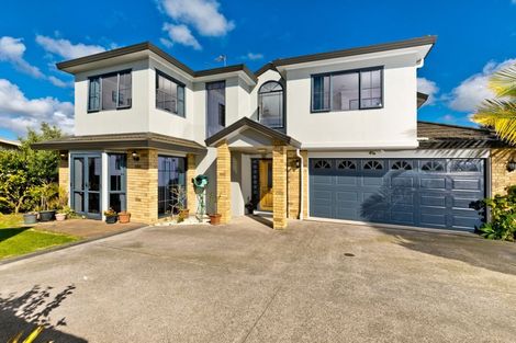 Photo of property in 5a Crompton Road, Massey, Auckland, 0614