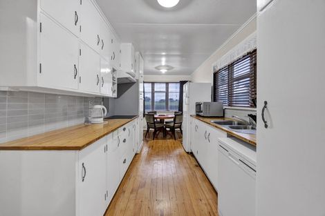 Photo of property in 16 Manchester Street, Patea, 4520