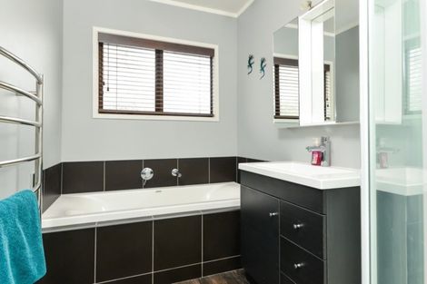 Photo of property in 122 Grey Street, Cambridge, 3434