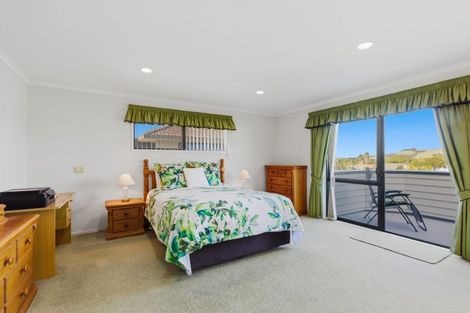 Photo of property in 90 Dickson Road, Papamoa Beach, Papamoa, 3118