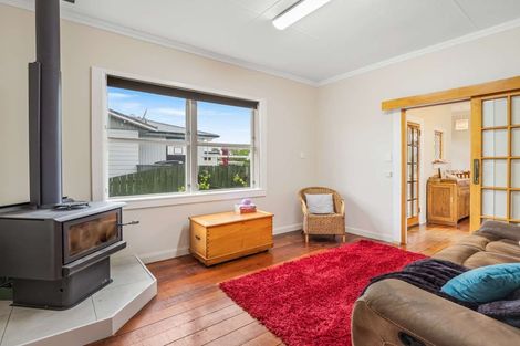 Photo of property in 8 Chelwood Street, Takaro, Palmerston North, 4412