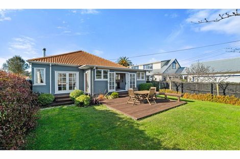 Photo of property in 58 Wilsons Road, Saint Martins, Christchurch, 8022
