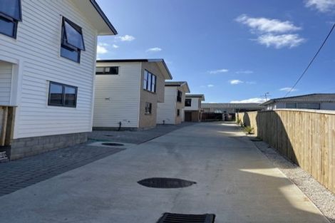 Photo of property in 367c Don Buck Road, Massey, Auckland, 0614