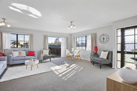 Photo of property in 1/20 Sturges Road, Henderson, Auckland, 0612