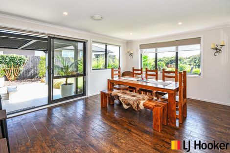 Photo of property in 14 Dame Nganeko Drive, Glenbrook, Waiuku, 2681