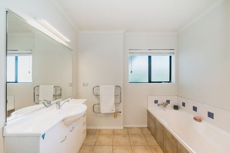 Photo of property in 153 Milne Drive, Paraparaumu, 5032
