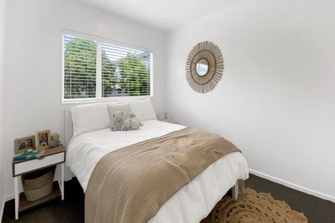 Photo of property in 2/49 Fields Parade, Oteha, Auckland, 0632