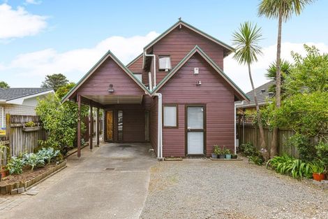 Photo of property in 2/283 Massey Road, Mangere East, Auckland, 2024