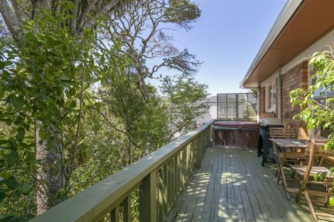 Photo of property in 2/18 Windy Ridge Road, Glenfield, Auckland, 0629