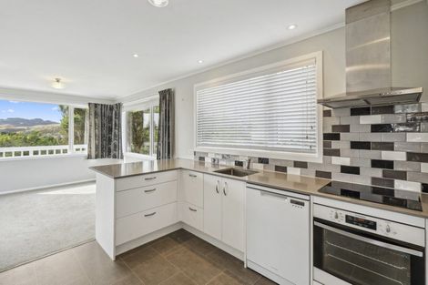 Photo of property in 3 Kahikatea Grove, Paparangi, Wellington, 6037