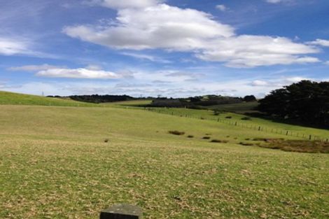 Photo of property in 102 Settlement Road, Kaiwaka, 0573