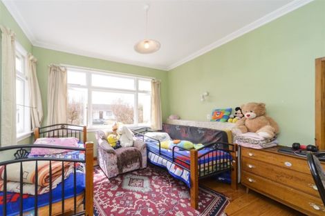 Photo of property in 77 Hillcrest Drive, Kelvin Grove, Palmerston North, 4414