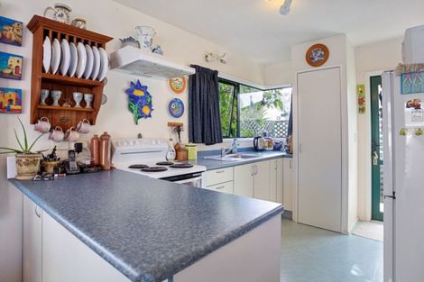 Photo of property in 9 Meadow Drive, Whitianga, 3510