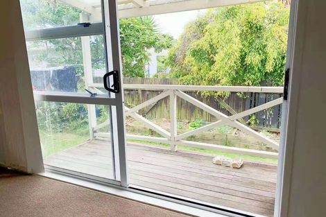 Photo of property in 104 Lynwood Road, New Lynn, Auckland, 0600