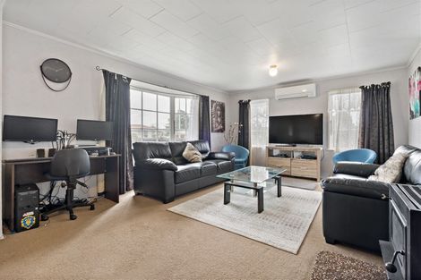 Photo of property in 14 Joanne Place, Rosehill, Papakura, 2113