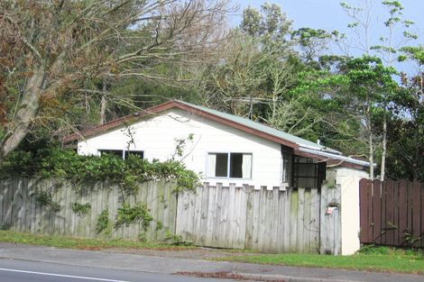 Photo of property in 49 Red Beach Road, Red Beach, 0932