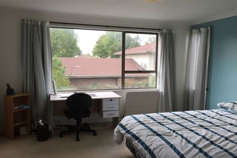 Photo of property in 5 Kingham Place, Avonhead, Christchurch, 8042