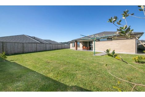 Photo of property in 8 Remana Crescent, Huapai, Kumeu, 0810